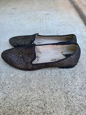 Metallic Textured Slip-On Loafers - Bronze/Black 8